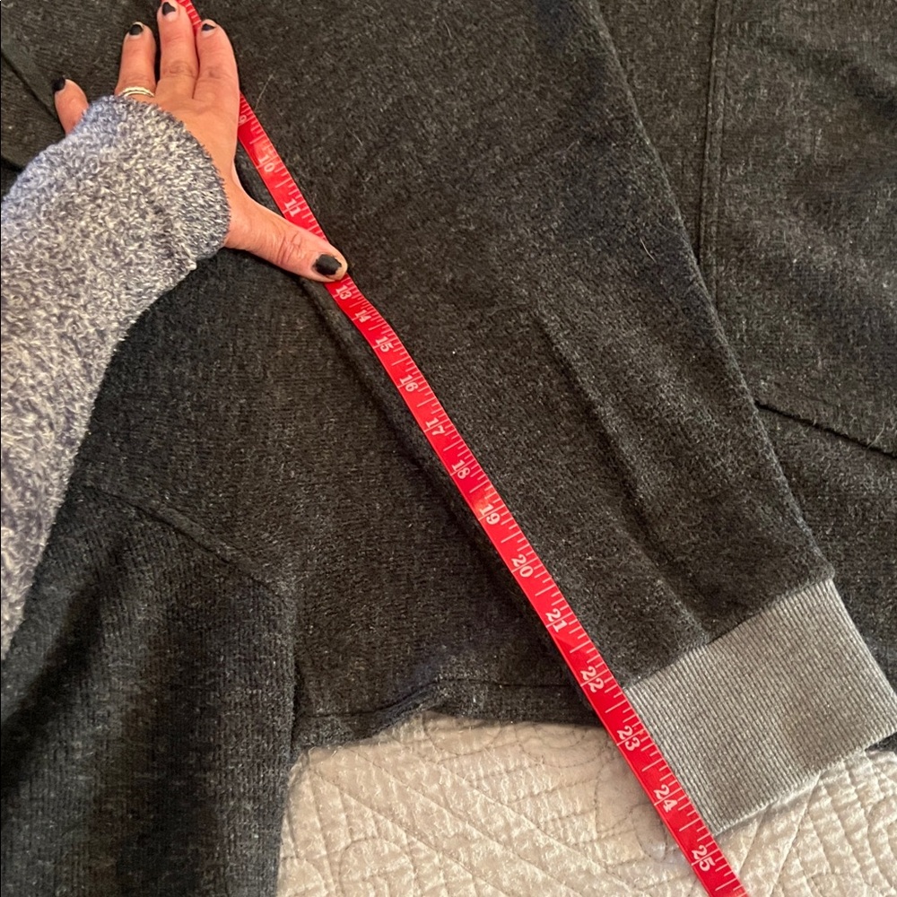 OOFOS hoodie - Picture 4 of 5